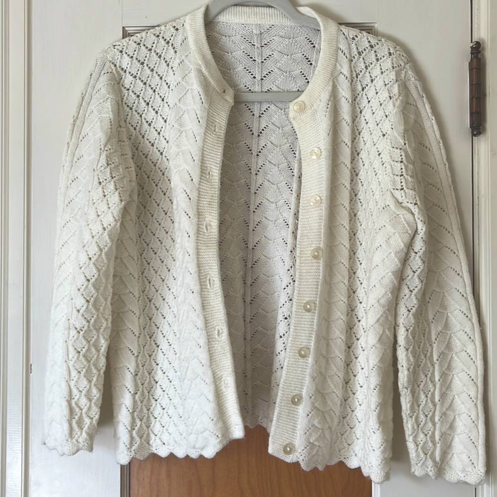 Vintage white button up sweater. Opaque buttons. Womens XS/S